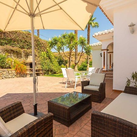 Villa Andalucia: Cerca De Todo, Intimidad Y Espacio Нерха Екстериор снимка