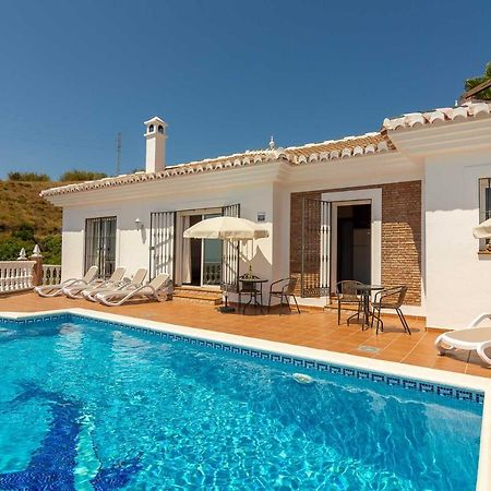 Villa Andalucia: Cerca De Todo, Intimidad Y Espacio Нерха Екстериор снимка