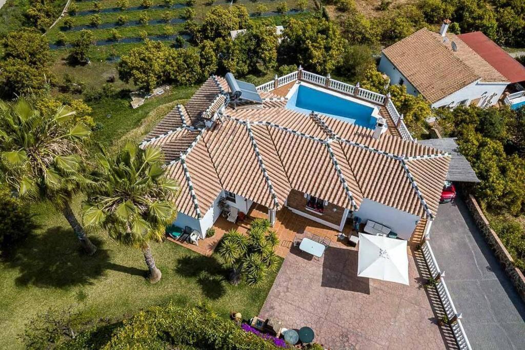 Villa Andalucia: Cerca De Todo, Intimidad Y Espacio Нерха Екстериор снимка