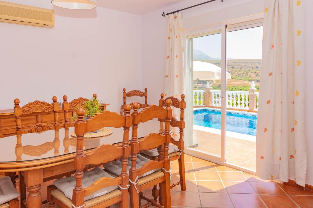 Villa Andalucia: Cerca De Todo, Intimidad Y Espacio Нерха Екстериор снимка
