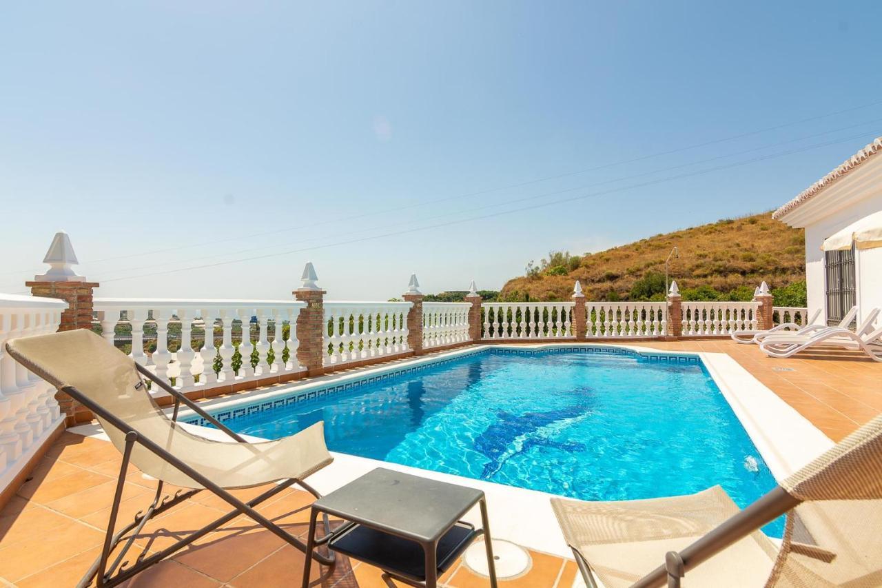Villa Andalucia: Cerca De Todo, Intimidad Y Espacio Нерха Екстериор снимка