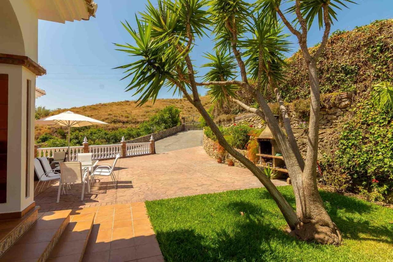 Villa Andalucia: Cerca De Todo, Intimidad Y Espacio Нерха Екстериор снимка