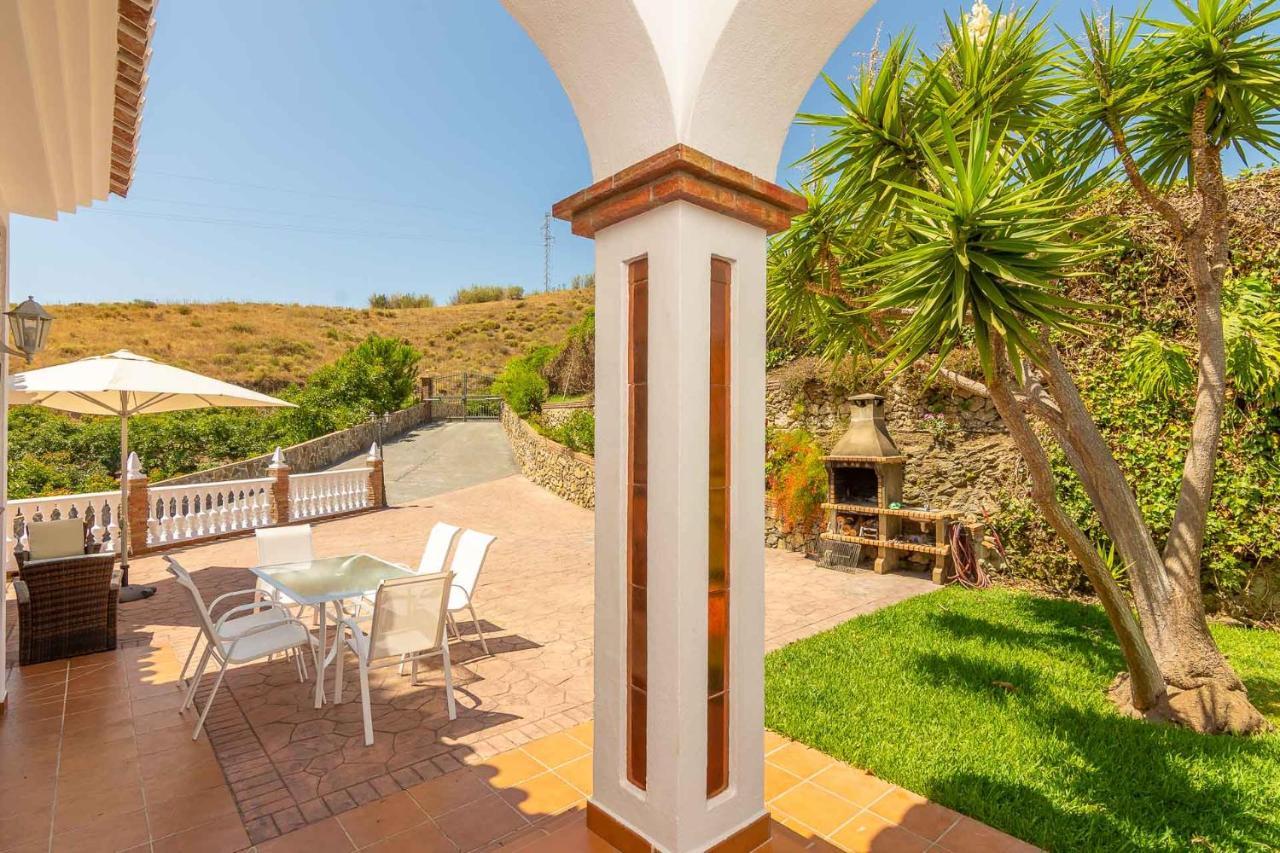 Villa Andalucia: Cerca De Todo, Intimidad Y Espacio Нерха Екстериор снимка