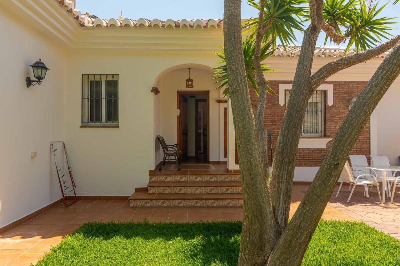 Villa Andalucia: Cerca De Todo, Intimidad Y Espacio Нерха Екстериор снимка