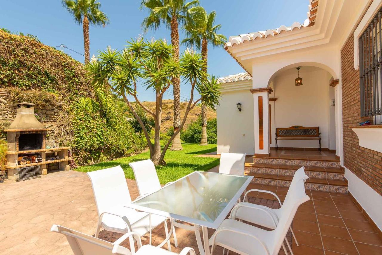 Villa Andalucia: Cerca De Todo, Intimidad Y Espacio Нерха Екстериор снимка